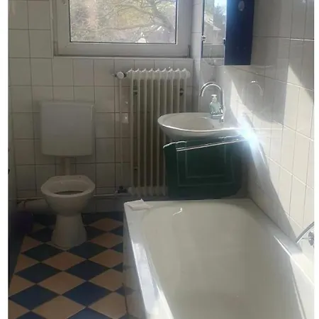 Homestay Ein Ruhiges Mit Gemeinsam Genutzte Bad Und Kuechengeraete *