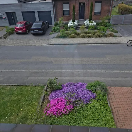 Ein Ruhiges Mit Gemeinsam Genutzte Bad Und Kuechengeraete Homestay