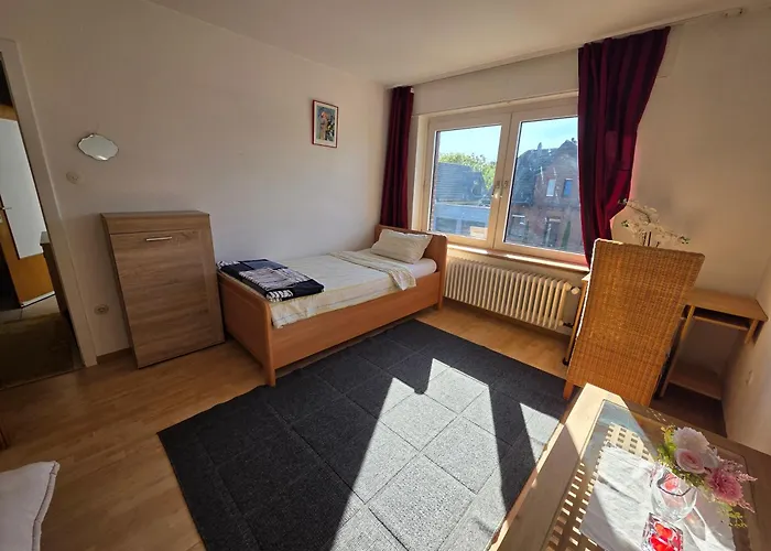 Ein Ruhiges Mit Gemeinsam Genutzte Bad Und Kuechengeraete * Clèves